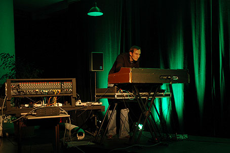 ANDREAS GLAUSER